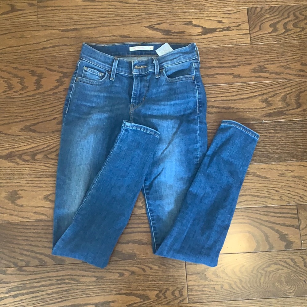 Levi’s 710 NWOT Super Skinny